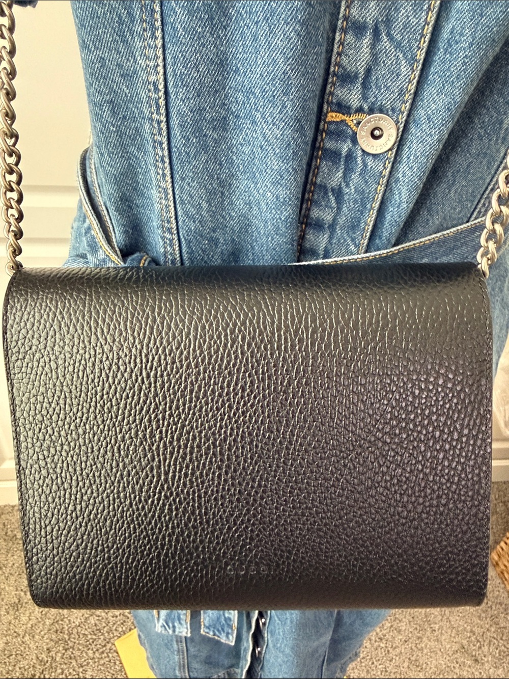 Designer Inspired Classic Black Leather Wallet of Chain - Picture 5 of 13